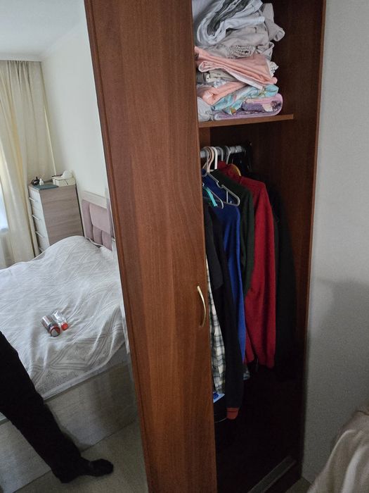 Продам шкаф платяной