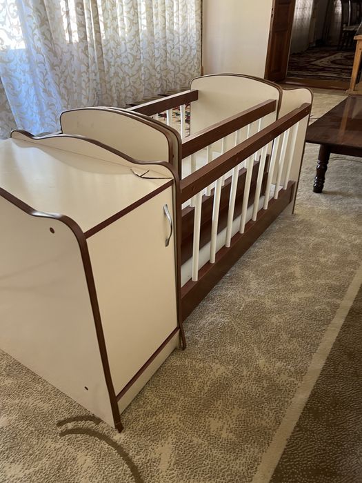 Detski kravat sotiladi