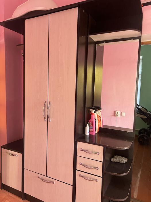 Продаю прихожую б/у