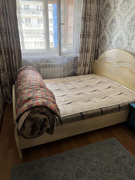 Двуспальная кровать