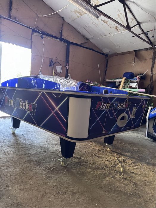 Игровой аппарат аэрохоккей