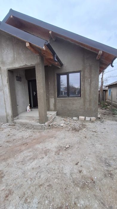 Realizăm tencuială mecanizată clasică și tencuială manuală