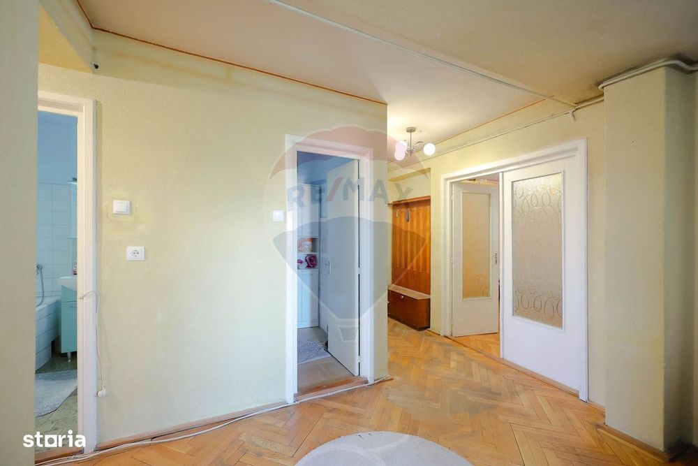 De vânzare apartament cu 3+1camere, priveliște frumoasă, Centrul Civic