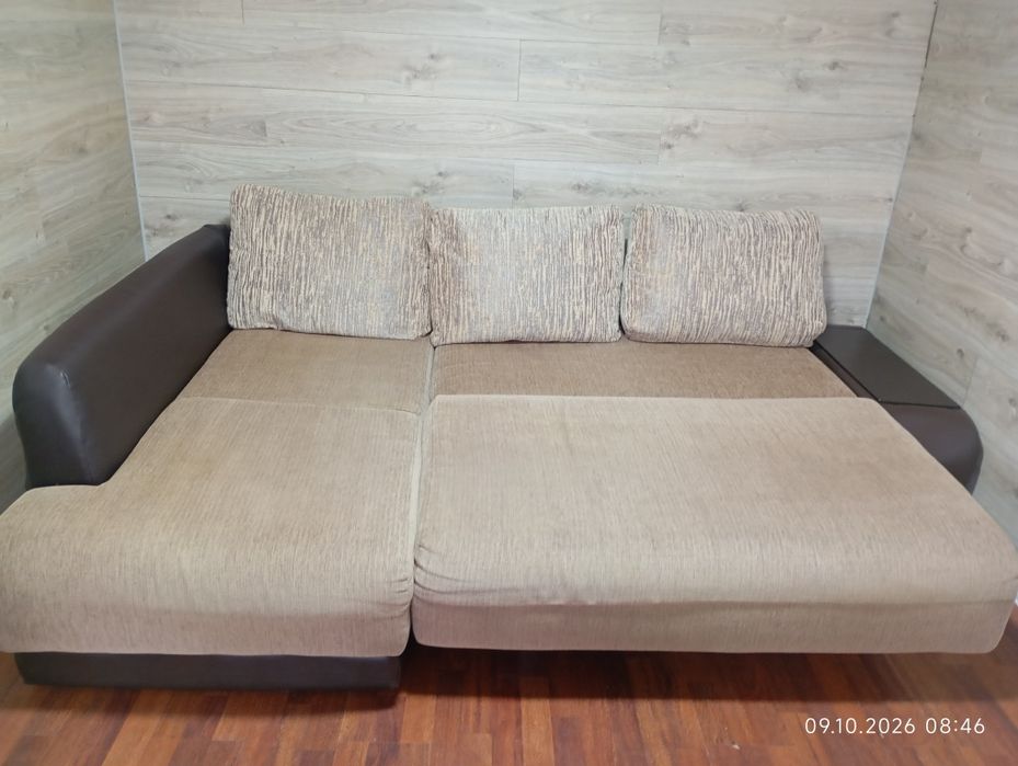 Продам диван в хорошем состоянии