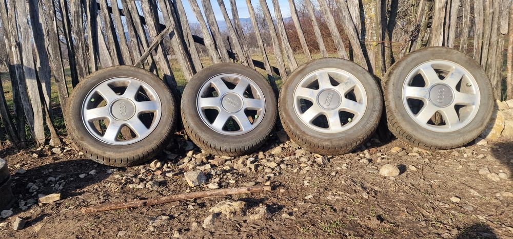 Vând cauciucuri cu tot cu jante