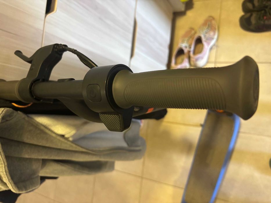 Детска тротинетка Ninebot KickScooter, 16км/ч