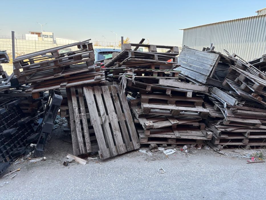 Счупени палети за отопление