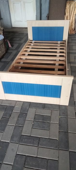 Продам кровать односпалку
