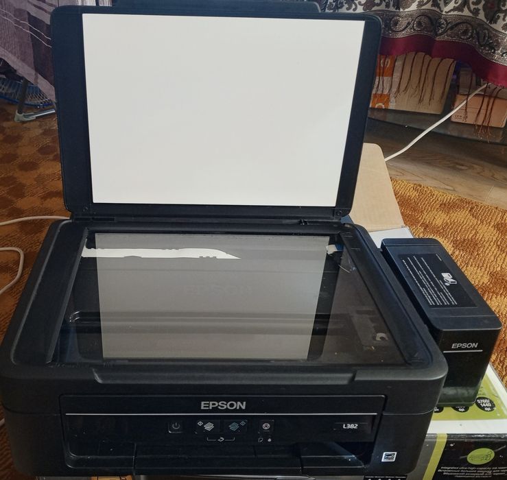 Продам принтер МФУ Epson L382 в отличном состоянии