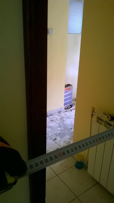 Плъзгаща врата подходящ за преграждане на различни температури разлики