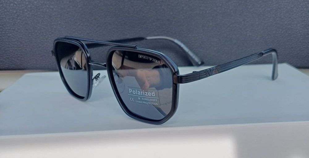 Ochelari de soare armani a negru