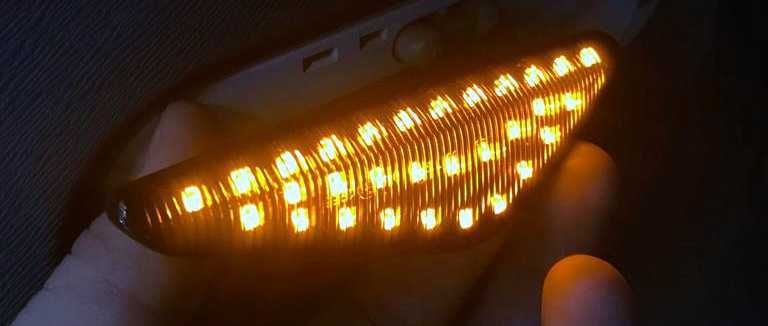 Set 2 bucati semnalizari dinamice LED BMW X3 F25 X5 E70 X6 E71 E46coup