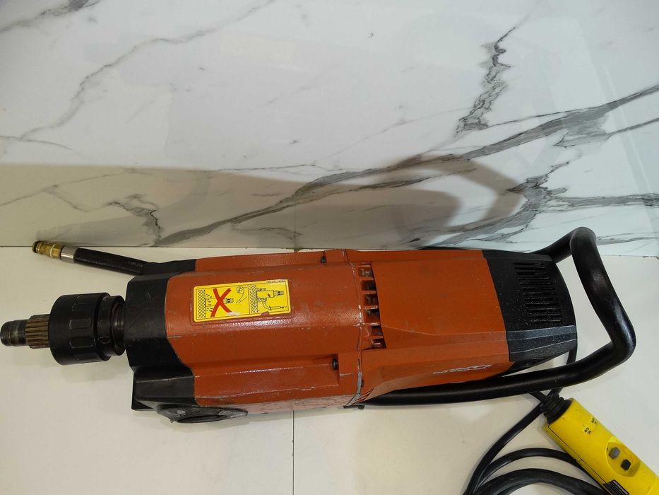 Hilti DD 250 CA - Диамантено пробивна машина