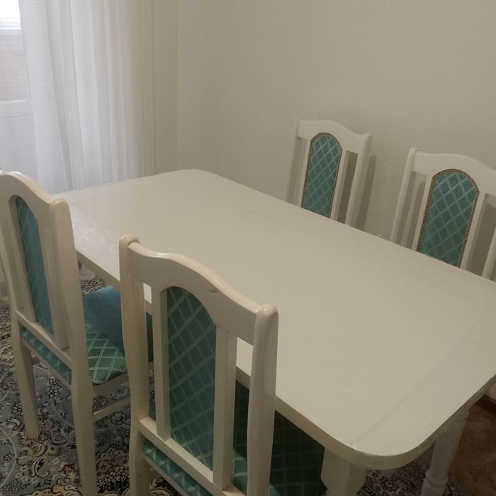 Продам стол и стулья