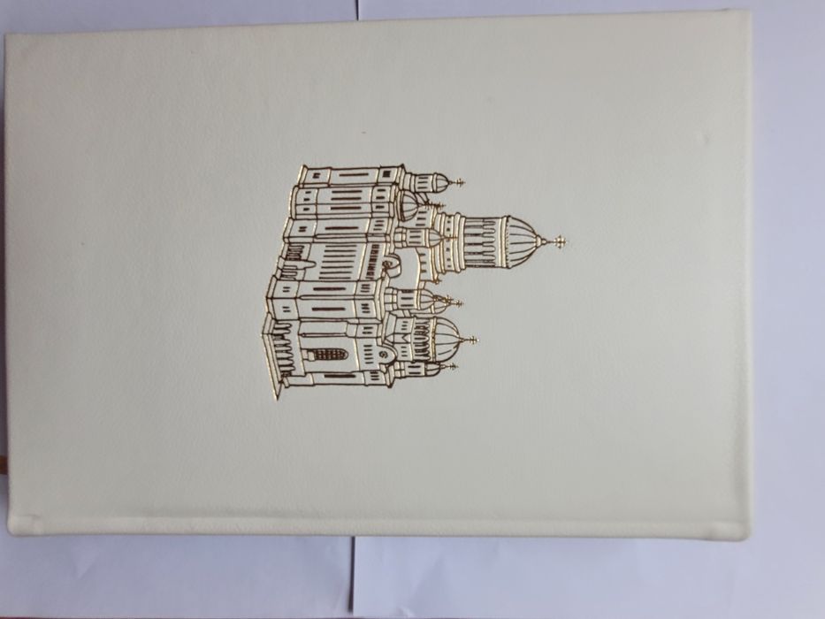 Biblia ortodoxa alba cu auriu dim 17×25