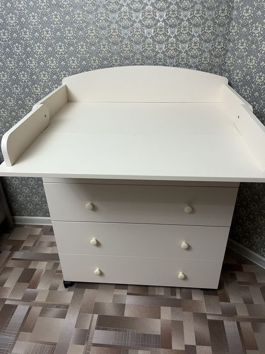 Пеленальный столик