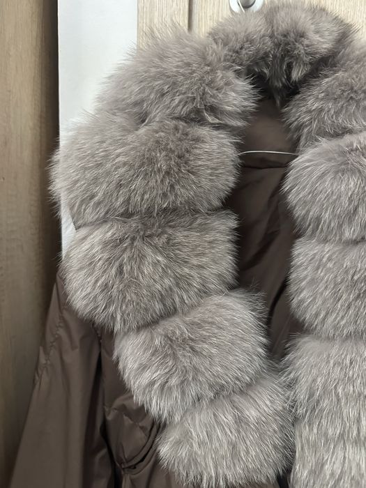 Geaca din pene de gasca si blana naturala de vulpe