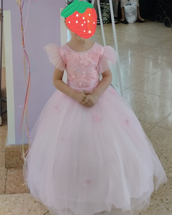 Продам шикарное платье на девочку