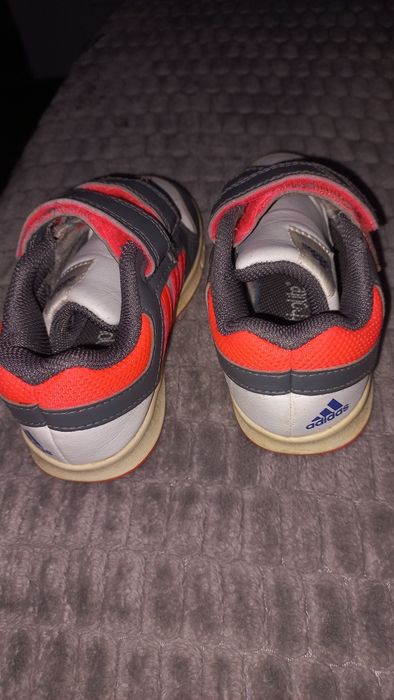 Adidasi fata/baiat mărime 25