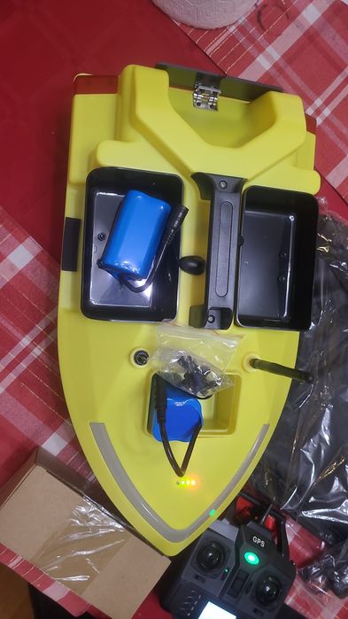 Jucarii noi! Barca barcuta GPS/Sonar ultimul model 10kmh