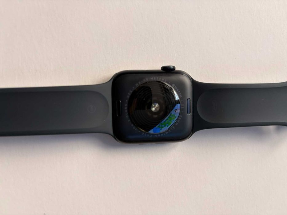 Apple watch SE2  44 mm оригинален като нов