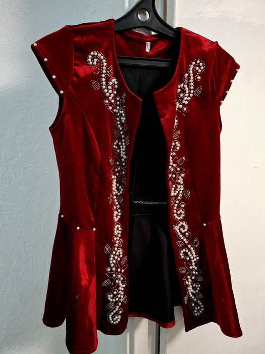 Продаю камзолы 42-44 и 52