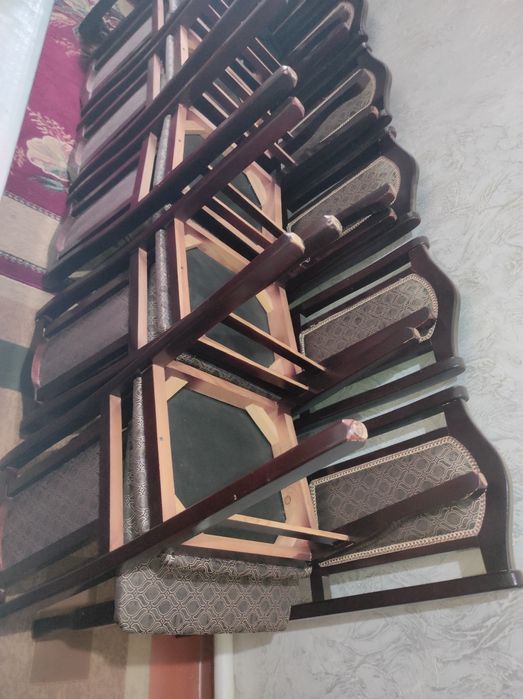 Гостивой стулья и столь