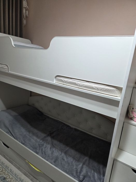 Кровать двухъярусная