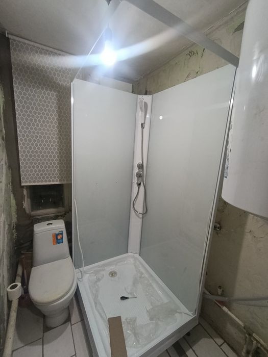 Установка душевых кабин