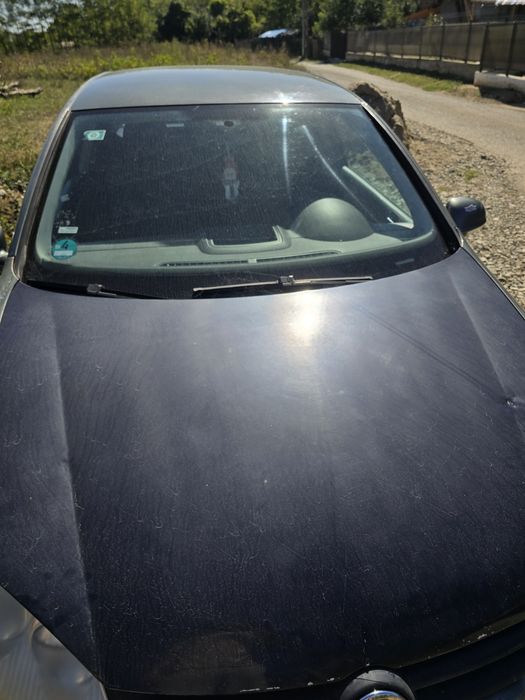 Vând golf 5 pentru dezmembrat