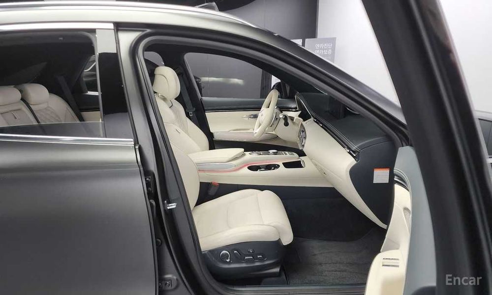 Genesis GV70 Electrified e-AWD