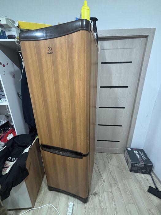 Продам холодильник