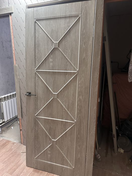 Продам межкомнатную БУ дверь