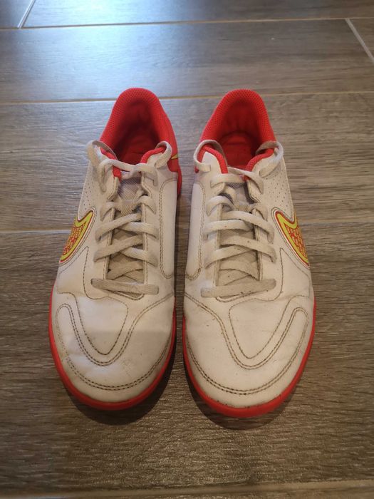 Футболни обувки nike 38