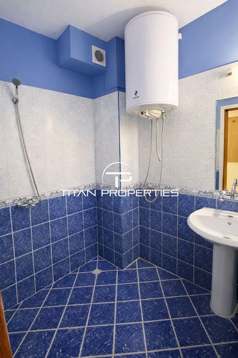 Тристаен апартамент под наем в жк. Тракия
