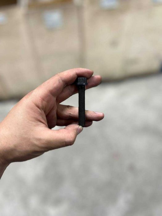 Болт шатунный 2011