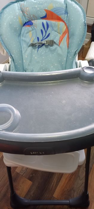 Продам стульчик детскии для кормление.