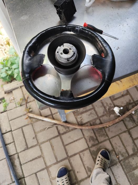 Продам спортивный руль.