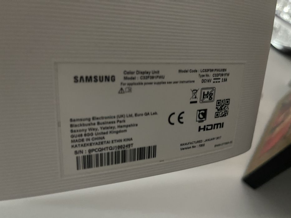 Monitor samsung  curbat alb