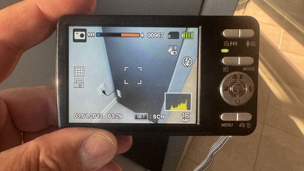 Aparat foto digital Maginon  , imprima data pe poza  10 xZoom optic