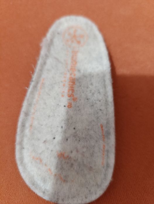 Vand papuci  biomecanics imblaniti din lana