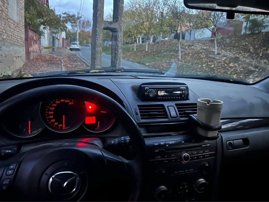 Mazda 3 2004 benzină, 700 € — imagine 5