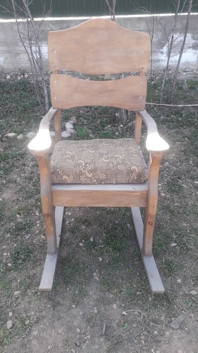 Продам кресло качалка