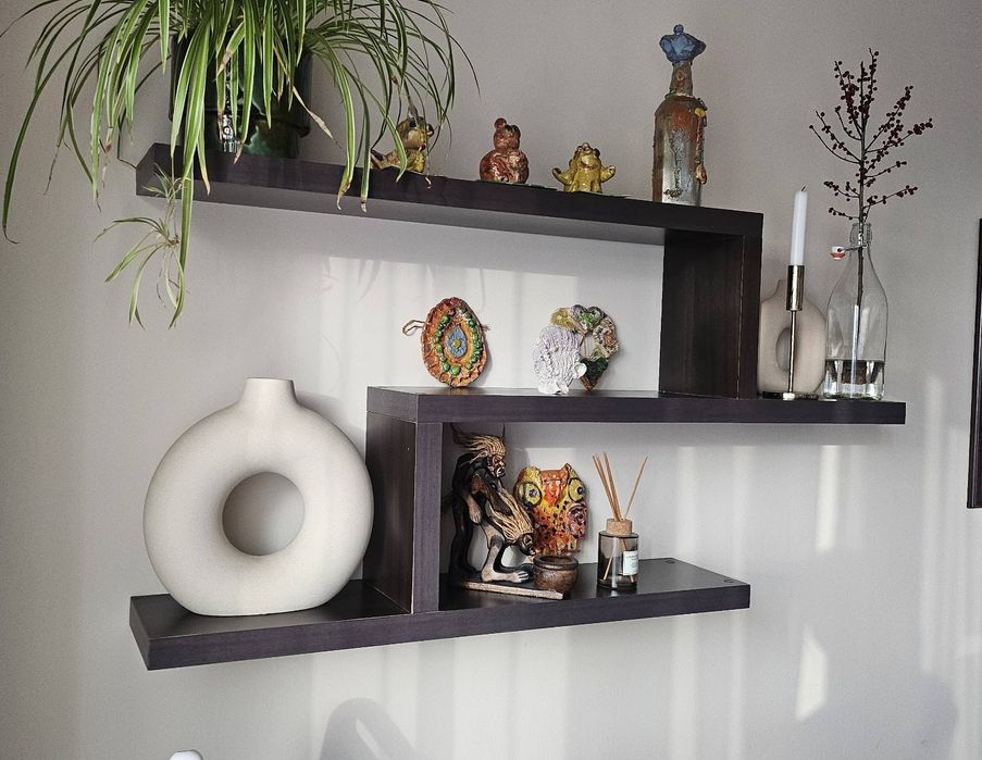 Стилни и модерни рафтове за стена