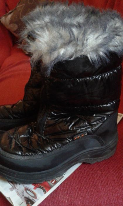 Боти Адидас и ботушки 34 и 35 номер