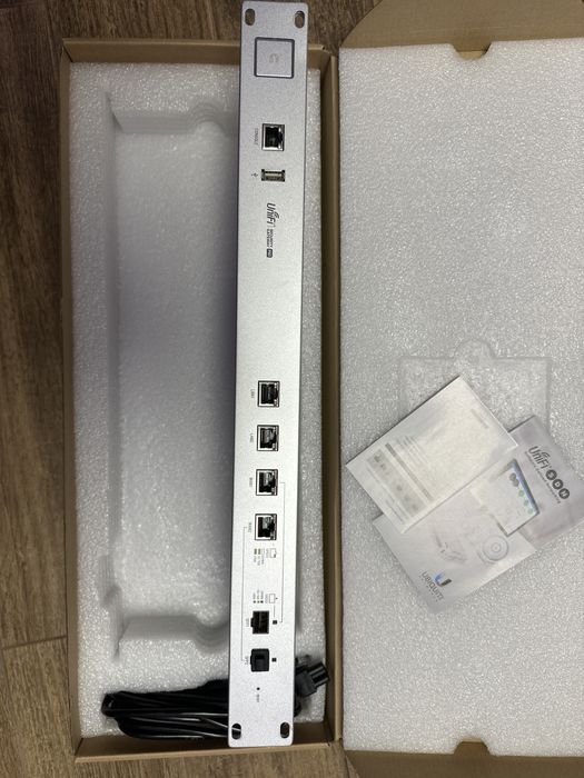 USG Pro 4, Unifi Gateway, Router, Firewall, VPN