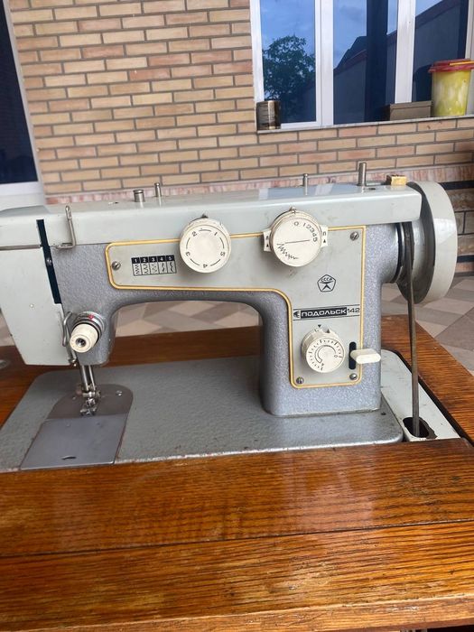 Тикув машина сотилади