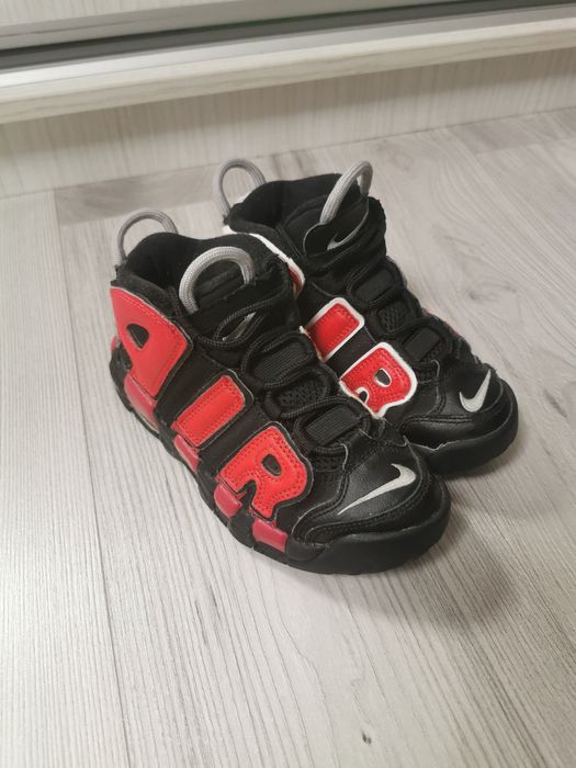 Adidasi Nike Uptempo mar.30