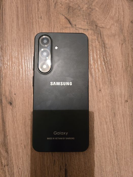 Телефон Самсунг А 17