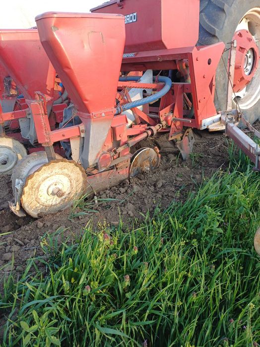 Vând semanatoare porumb gaspardo sp 510